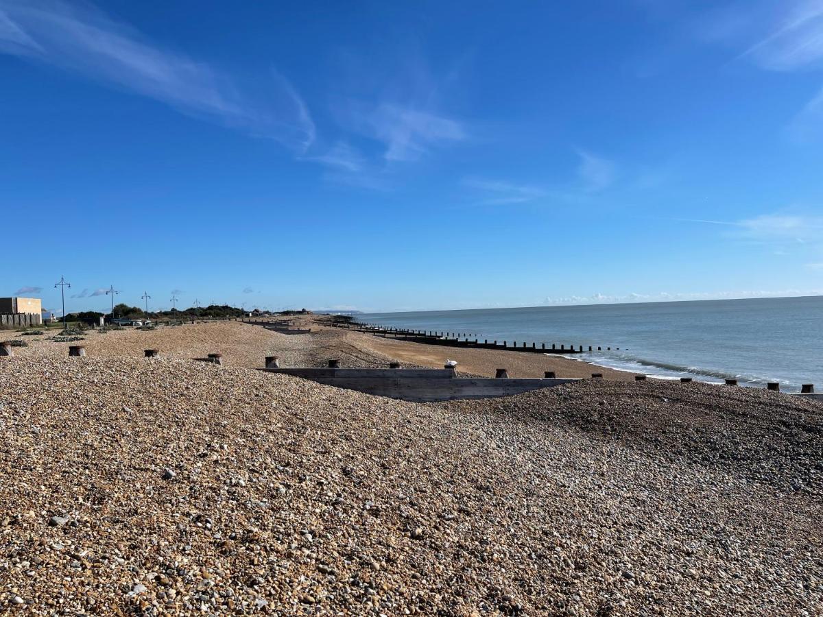 Impeccable 2-Bed Apartment In Tournoi d'Eastbourne Extérieur photo